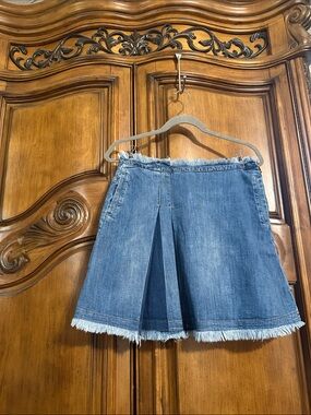 See By Chloe Preppy Side Pleats Indigo Raw Edging Blue Denim Mini Skirt 28
